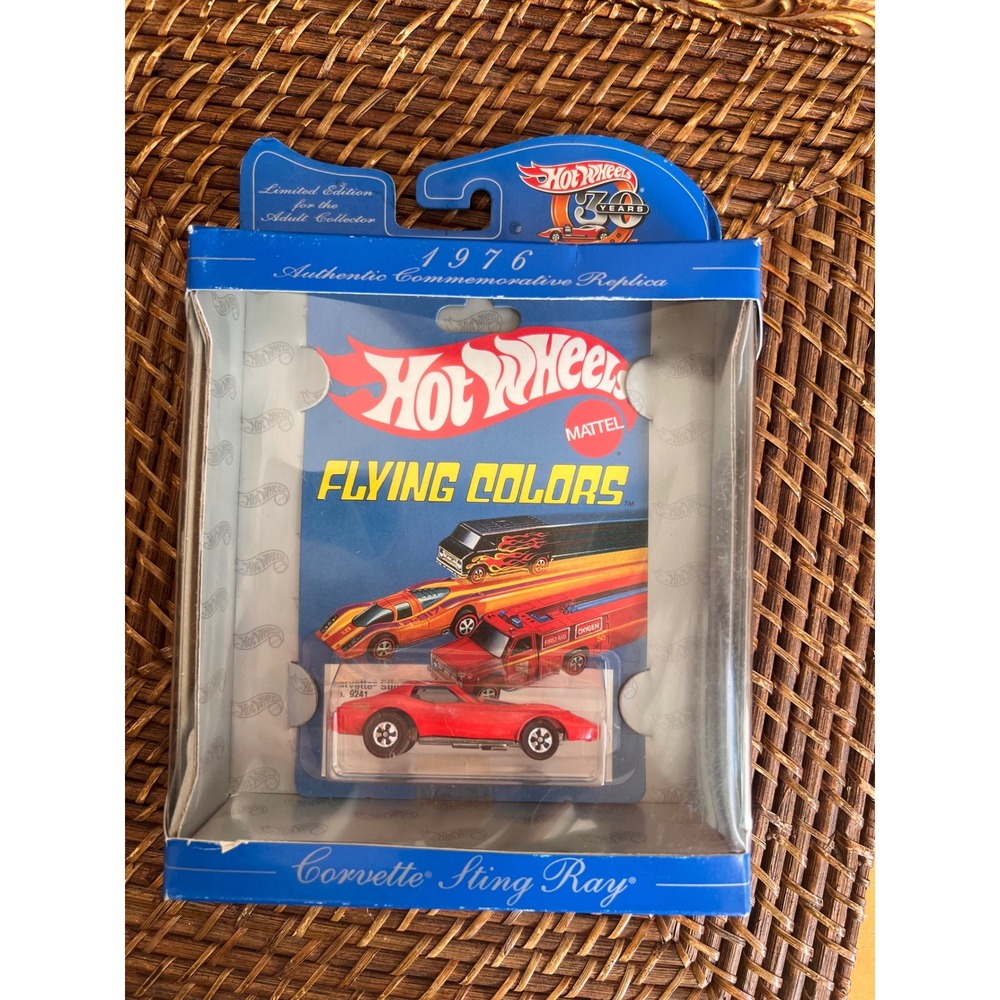 Hot Wheels 30th Anniversary 1976 Corvette Sting Ray Flying Colors Red 18865